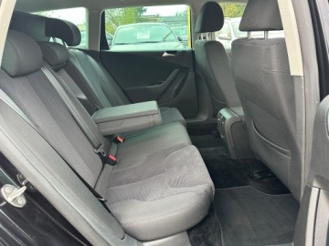 Volkswagen Passat B6 Variant 2.0 TDI-CR DPF 110KM 2010 Volkswagen Passat 2.0 TDI CR/Bogata wersja/HAK/, zdjęcie 23