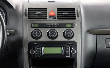 Volkswagen Touran I 1.4 TSI 140KM 2008 Volkswagen Touran 7-Osobowy, Grzane Fotele, Tempomat, Czujniki, Wielofunkc, zdjęcie 5