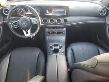 Mercedes Klasa E W213 2019 Mercedes-Benz Klasa E E 300 2.0 Benzyna 241KM, zdjęcie 6