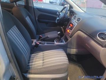 Ford Focus II Hatchback 5d 1.6 Duratec 100KM 2010 Ford Focus 1.6i Klimatronik I wlasciciel Bezwypadkowy 1.6 Benzyna 100KM, zdjęcie 8