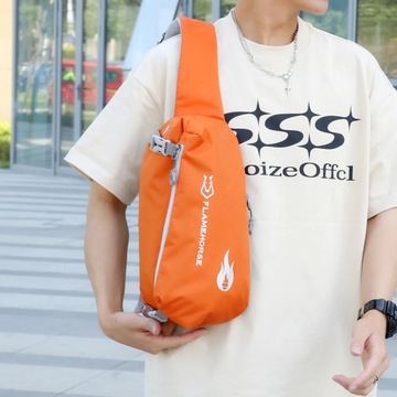 Нагрудная сумка из водонепроницаемого нейлона, оранжевого цвета.