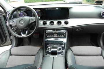 Mercedes Klasa E W213 Limuzyna 2.0 220d 194KM 2016 E-KLASA W213 2.0 194PS Avantgarde Tylko 152Tkm Temp.Aktywny Kamera Ambiente, zdjęcie 15