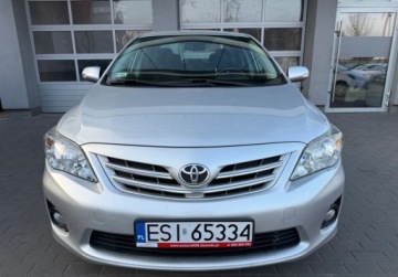 Toyota Corolla X Sedan Facelifting 1.6 Valvematic 132KM 2011 Toyota Corolla salon Polska 1.6 Benzyna 132KM, zdjęcie 1