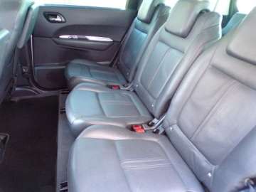 Peugeot 5008 I Minivan 2.0 HDi FAP 150KM 2011 Peugeot 5008 HEAD UP NAVI 7 OSÓB 2,0 150KM, zdjęcie 31
