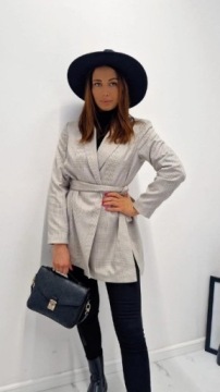 СТИЛЬНЫЙ ПИДЖАК С ГАЛСТУКОМ