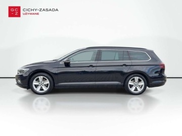 Volkswagen Passat B8 Variant Facelifting 2.0 TDI SCR 200KM 2023 Volkswagen Passat Variant 2.0TDI 200KM Business DSG SerwisAso Acc Matrix N, zdjęcie 1