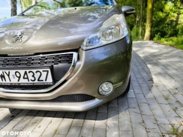Peugeot 208 I Hatchback 3d 1.0 PureTech 68KM 2015 Peugeot 208 Peugeot 208 Benzyna 68KM, zdjęcie 30