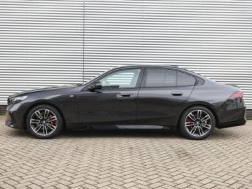 BMW Seria 5 G90-91 Touring 2.0 520d 197KM 2025 BMW Seria 5 520d xDrive Sport Sedan 2.0 (197KM) 2025, zdjęcie 1
