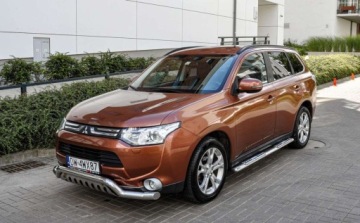 Mitsubishi Outlander III SUV 2.2 DOHC DI-D 150KM 2012 Mitsubishi Outlander 4x4 Bezwypadkowy Skory 7-osobowy 2.3 Diesel 150KM
