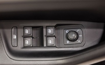 Volkswagen Arteon Fastback 2.0 TSI 272KM 2019 Volkswagen Arteon 2.0 TSI 4Motion R-Line DSG 2.0 Benzyna 272KM, zdjęcie 28