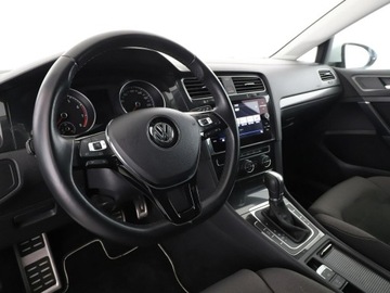 Volkswagen Golf VII Variant Facelifting 1.5 TSI ACT 150KM 2018 Volkswagen Golf automat 150KM R-Line PDC, zdjęcie 13