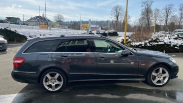 Mercedes Klasa E W212 Kombi 300 CDI BlueEFFICIENCY 231KM 2011 Mercedes-Benz Klasa E Bardzo ladny stan . 3,0 CDI Automat Pneomatyka 3.0, zdjęcie 23