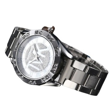 zegarek damski zdobiony diamentami MK model1