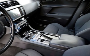 Jaguar XE Sedan 2.0 i4 180KM 2018 Jaguar XE Zarejestrowany SALONOWY Stan 2.0 Diesel 180KM, zdjęcie 15