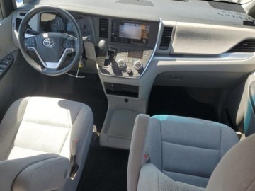 Toyota Sienna III 2017 Toyota Sienna Toyota Sienna L FWD 7-Passenger (Natl) 3.5 Benzyna 296KM, zdjęcie 7