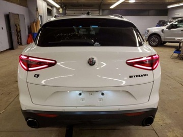 Alfa Romeo Stelvio SUV 2.0 Turbo 280KM 2018 Alfa Romeo Stelvio Ti Sport 2018 2.0l 2.0 Benzyna 280KM, zdjęcie 2