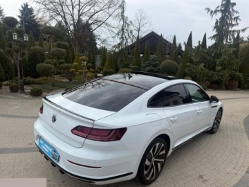 Volkswagen Arteon Fastback 2.0 TSI 190KM 2018 Volkswagen Arteon 2.0 TSI R-Line DSG 190KM 2018r, zdjęcie 3
