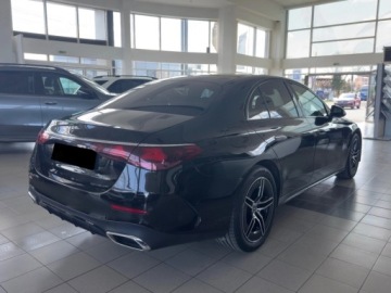 Mercedes Klasa E W214 Sedan 2.0 220d 197KM 2025 E Klasa 220 d 4-Matic AMG 2.0 197KM 2025, zdjęcie 3