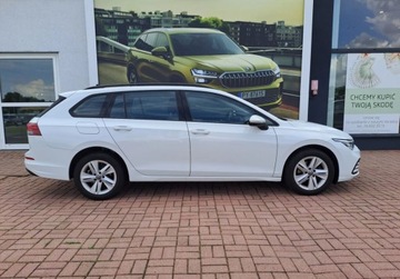 Volkswagen Golf VIII Variant 1.5 eTSI 130KM 2022 Volkswagen Golf EVO Life 1.5 TSI 130KM Czujniki Tempomat LED Clima ASO, zdjęcie 2