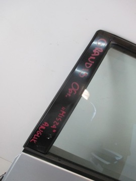 DVEŘE LEVÉ ZADNÍ MITSUBISHI GRANDIS GB