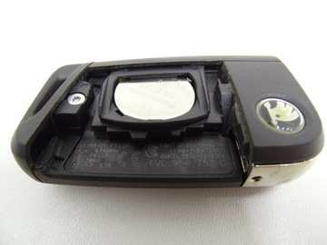 KLÍČ KLÍČEK KAPESNÍ NŮŽ OVLÁDAČ SKODA FABIA III 6V0959752D