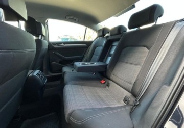 Volkswagen Passat B8 Limousine Facelifting 1.5 TSI EVO 150KM 2021 Volkswagen Passat Business Pakiet Travel Assist, ACC, ergoComfort z masaz, zdjęcie 17