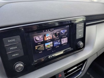 Skoda Scala Hatchback 1.0 TSI 110KM 2020 Skoda Scala Salon Polska Kamera Podgrzewane fotele Benzyna 110KM, zdjęcie 18