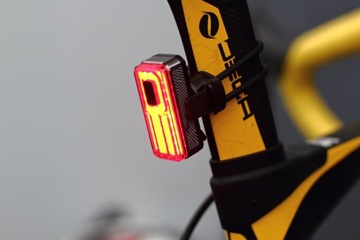 Задний фонарь APG MOON Helix Lite