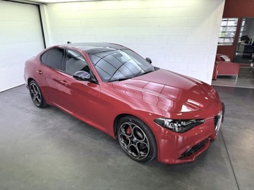 Alfa Romeo Giulia II Sedan Facelifting 2023 2.0 GME Turbo 280KM 2025 ALFA ROMEO Giulia Turbo Veloce Q4 Sedan 2.0 (280KM) 2025, zdjęcie 2