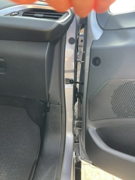 Peugeot 2008 I SUV Facelifting 1.6 BlueHDi 99KM 2018 Peugeot 2008 Podgrzewane fotle Climatronic, zdjęcie 13