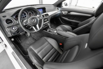 Mercedes Klasa C W204 Coupe AMG 6.2 C 63 AMG 457KM 2013 Mercedes C 63 AMG Tylko 7900 km przebiegu!, zdjęcie 23