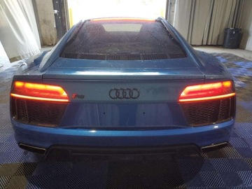 Audi R8 II Coupe 5.2 V10 540KM 2017 Audi R8 Coupe 5.2 Quattro 2017 5.2l 5.2 Benzyna 540KM, zdjęcie 2