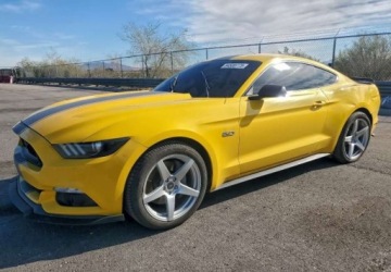 Ford Mustang VI Convertible 5.0 Ti-VCT 421KM 2015 Ford Mustang Auta z USA - Zapytaj o wiecej ofert 5.0 Benzyna 421KM