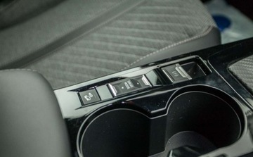 Peugeot 2008 II SUV Facelifting 1.2 PureTech 130KM 2024 Peugeot 2008 PureTech 130 Allure SS EAT8 SalonPL Niski Przebieg Od Reki Za, zdjęcie 22