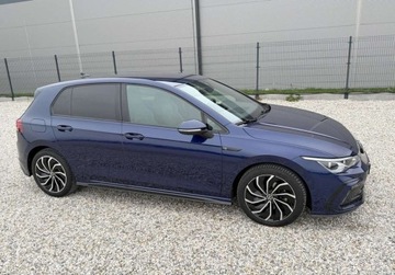 Volkswagen Golf VIII Variant 1.5 eTSI 130KM 2021 Volkswagen Golf 1.5 TSI R-Line 130 KM 2021r Warszawa 1.5 Benzyna