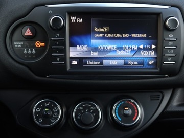 Toyota Yaris III Hatchback 5d Facelifting 2017 1.5 Dual VVT-iE 111KM 2017 Toyota Yaris 1.5 Dual VVT-i, Salon Polska, zdjęcie 11