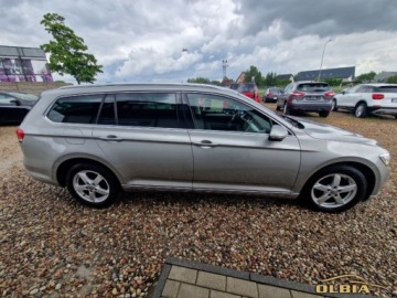 Volkswagen Passat B8 Variant 2.0 TDI BlueMotion SCR 150KM 2017 Volkswagen Passat Full Led Masaze Radar Kamera 2.0 Diesel 150KM, zdjęcie 15