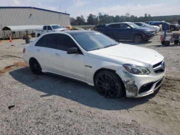 Mercedes Klasa E W212 2014 Mercedes-Benz Klasa E 63 AMG-S 2014 5.5l 5.5 Benzyna 577KM, zdjęcie 4