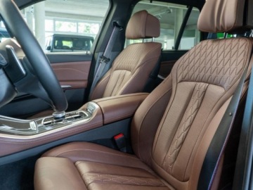 BMW X5 G05 SUV Plug-In Facelifting 3.0 50e 490KM 2026 BMW X5 xDrive50e Individual Edition Suv 3.0 (489KM) 2026, zdjęcie 4