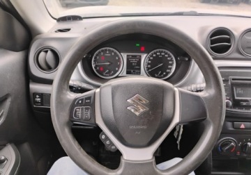 Suzuki Vitara III SUV 1.6 VVT 120KM 2016 Suzuki Vitara 2016r, 1.6 Benzyna. Uszkodzony tyl i lekko przod. Jezdzi., zdjęcie 11