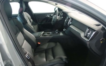 Volvo S60 III 2023 Volvo S60 Volvo S60 B5 B AWD Ultimate Dark 2.0 Hybryda 250KM, zdjęcie 15