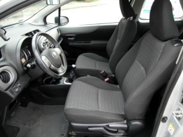 Toyota Yaris III Hatchback 5d Facelifting 1.0 VVT-i 69KM 2014 Toyota Yaris Salon Polska Klimatyzacja Wspomaganie Abs Benzyna 69KM, zdjęcie 25