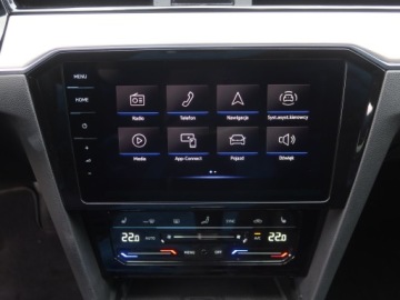 Volkswagen Passat B8 Variant Facelifting 2.0 TDI SCR 150KM 2020 VW Passat 2.0 TDI, Skóra, Navi, Klima, zdjęcie 11