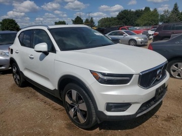 Volvo XC40 2021 Volvo XC 40 T5 MOMENTUM 2.0 Benzyna 248KM, zdjęcie 2