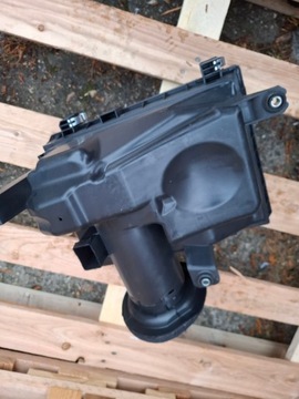TOYOTA HILUX 2016- 2017- 8 VIII POUZDRO FILTRU VZDUCHU 17700-0L380