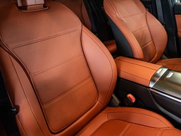 Mercedes GLC C254/X254 2025 GLC Coupe 200 d 4-Matic Avantgarde 2.0 (163KM) 2025, zdjęcie 4