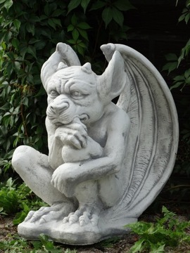 Сидящая горгулья, бетонная садовая фигура