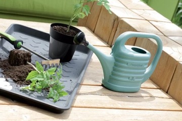 ЛЕЙКА ДЛЯ ПОЛИВА РАСТЕНИЙ ЗЕБРА 5Л УНИВЕРСАЛЬНАЯ В ПОМЕЩЕНИИ НА УЛИЦЕ