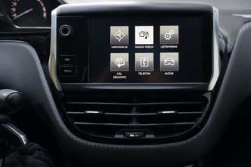 Peugeot 208 I Hatchback 5d Facelifting 1.2 PureTech 110KM 2016 Peugeot 208 1.2 PureTech, Salon Polska, zdjęcie 16