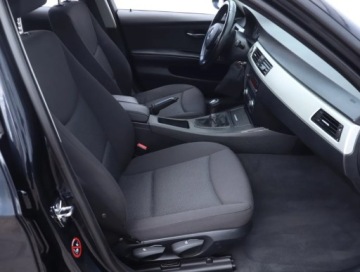 BMW Seria 3 E90-91-92-93 Limuzyna E90 318i 143KM 2008 BMW 3 318 i, Klima, Klimatronic, Tempomat, zdjęcie 3